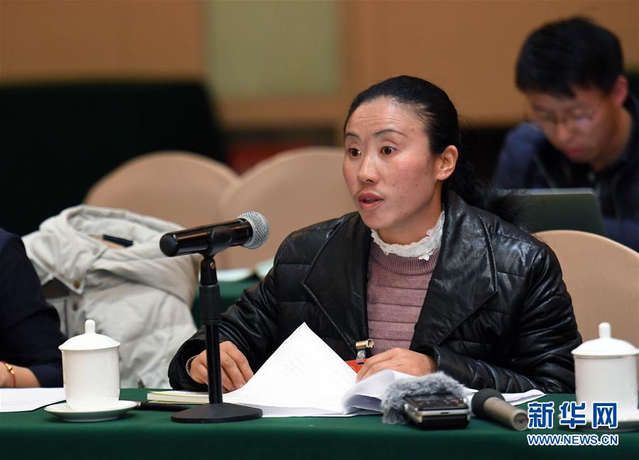 （兩會(huì)&middot;基層代表履職故事）（3）全國人大代表?xiàng)钌徲ⅲ簽榘傩战】当ｑ{護(hù)航