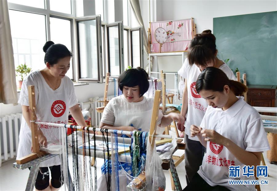 （兩會(huì)&middot;基層代表履職故事）（4）全國(guó)人大代表孫艷玲：做好非遺事業(yè)，讓古老技藝活起來(lái)