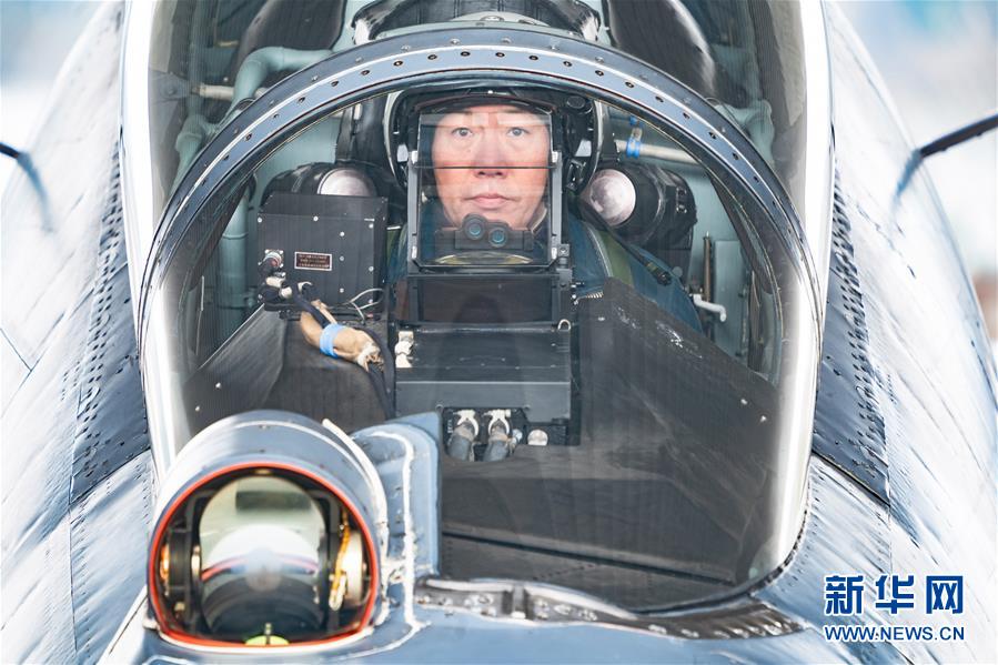 （新華全媒頭條&middot;圖文互動）（2）戰(zhàn)鷹，為祖國奮飛&mdash;&mdash;記空軍航空兵某旅旅長、特級飛行員郝井文