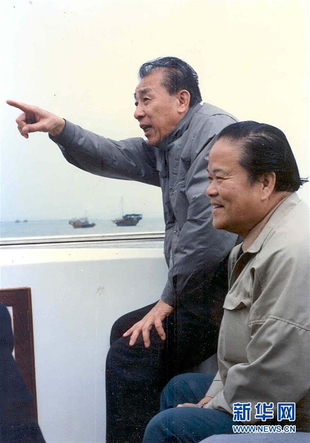 （改革先鋒風采&middot;圖文互動）（2）袁庚：改革開放試驗田&ldquo;蛇口模式&rdquo;的探索創(chuàng)立者