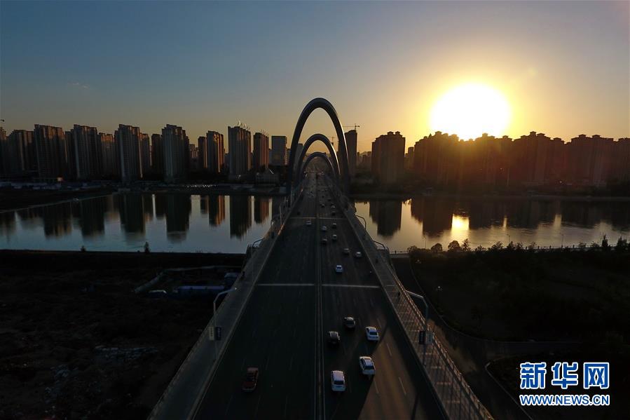 （在習(xí)近平新時(shí)代中國(guó)特色社會(huì)主義思想指引下&mdash;&mdash;新時(shí)代新作為新篇章&middot;圖文互動(dòng)）（2）煤都之藍(lán) 大同大不同