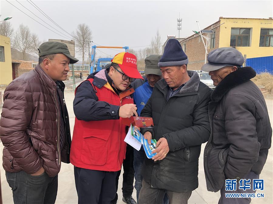 （新春走基層&middot;圖文互動）（1）班彥村&ldquo;冬天最幸福的事&rdquo;：用上&ldquo;電熱炕&rdquo; 告別煤煙味