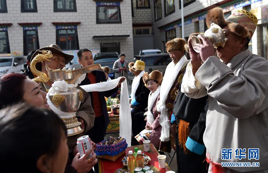 （兩會(huì)前夕看落實(shí)&middot;圖文互動(dòng)）（4）格?；ㄩ_(kāi) 幸福路寬&mdash;&mdash;西藏落實(shí)習(xí)近平總書(shū)記全國(guó)兩會(huì)重要講話精神紀(jì)實(shí)