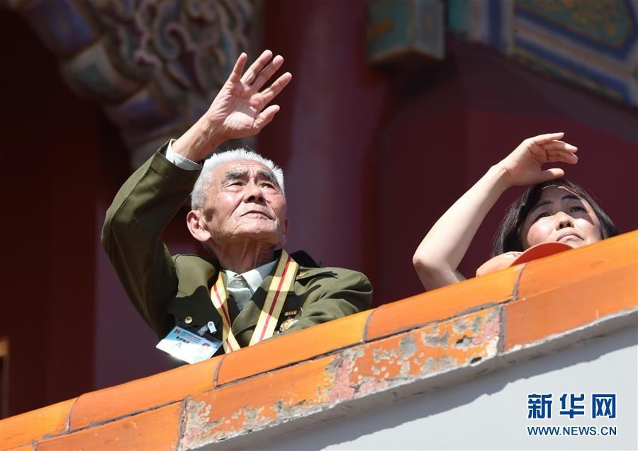 （新華全媒頭條&middot;強(qiáng)軍思想引領(lǐng)新征程&middot;圖文互動(dòng)）（3）那一刻，我們光榮接受檢閱