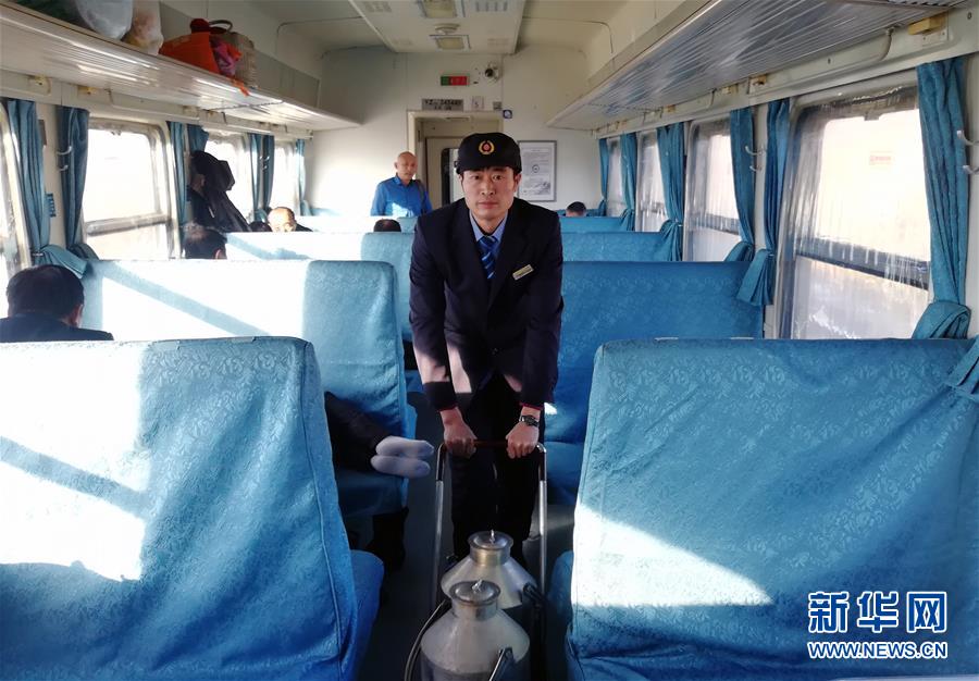 （新春走基層&middot;圖文互動）（1）變的是時間，不變的是溫情&mdash;&mdash;開往小興安嶺深處的幸福&ldquo;慢火車&rdquo;