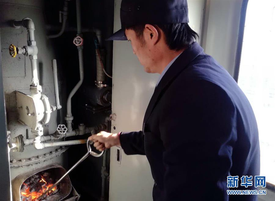 （新春走基層&middot;圖文互動）（3）變的是時間，不變的是溫情&mdash;&mdash;開往小興安嶺深處的幸福&ldquo;慢火車&rdquo;