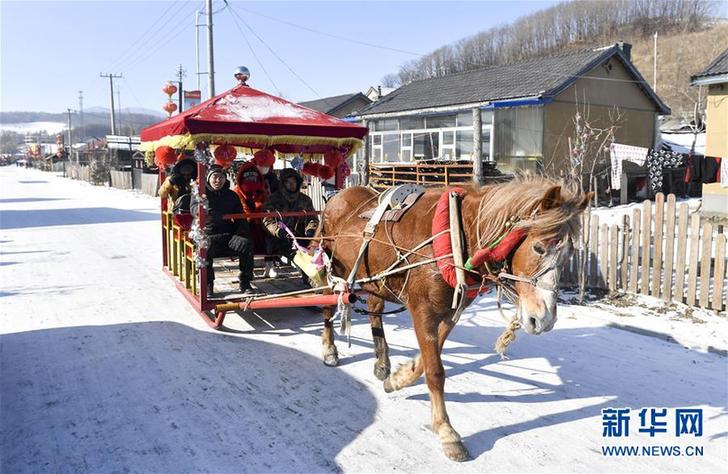 （在習(xí)近平新時代中國特色社會主義思想指引下&mdash;&mdash;新時代新作為新篇章&middot;圖文互動）（4）三年，從無名小屯到聲名遠播&mdash;&mdash;這個&ldquo;雪鄉(xiāng)&rdquo;是如何做到的？