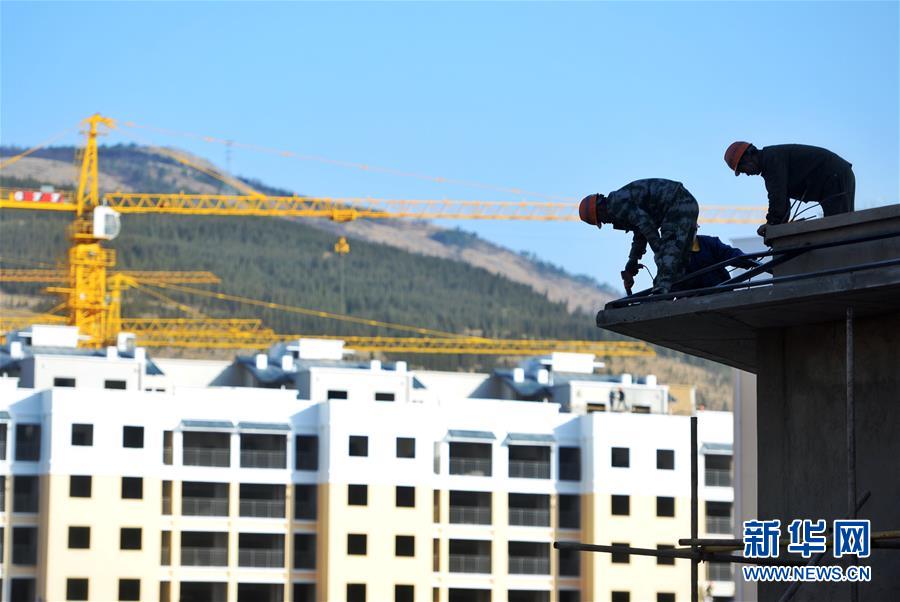 （在習(xí)近平新時代中國特色社會主義思想指引下&mdash;&mdash;新時代新作為新篇章&middot;圖文互動）（1）高原春來早 云嶺開新篇 