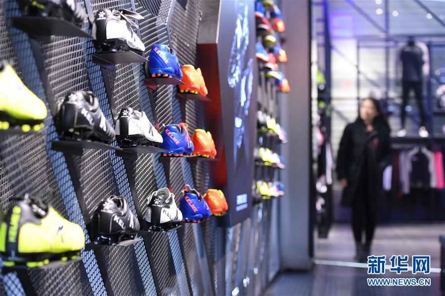 （在習(xí)近平新時(shí)代中國(guó)特色社會(huì)主義思想指引下&mdash;&mdash;新時(shí)代新作為新篇章&middot;圖文互動(dòng)）（4）國(guó)際范兒&middot;科技范兒&middot;綠色范兒&mdash;&mdash;傳統(tǒng)制造業(yè)嶄露&ldquo;新面孔&rdquo;