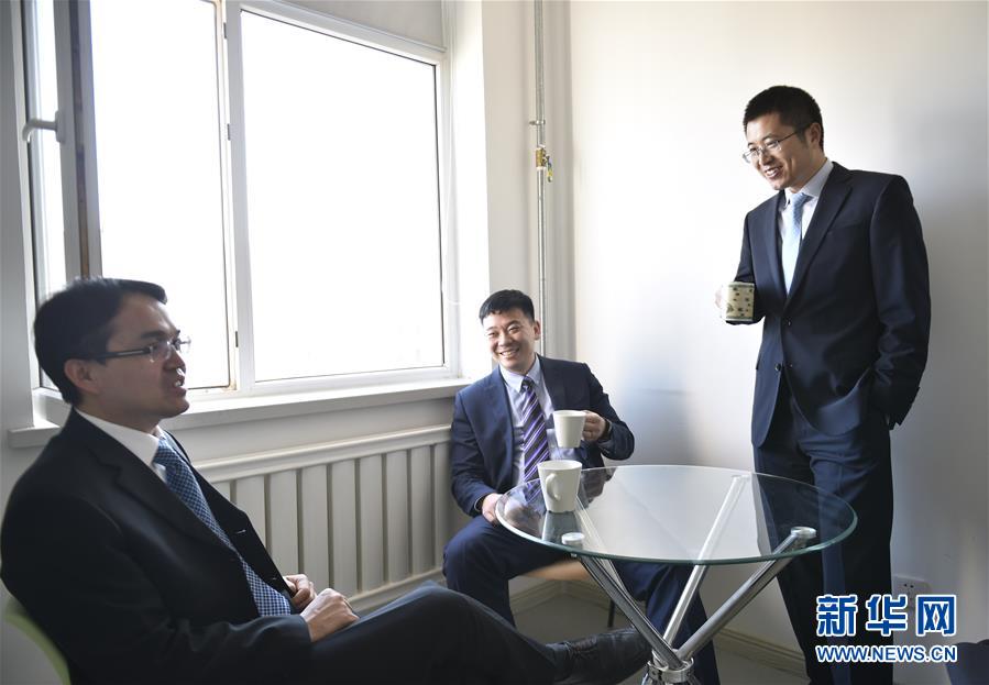 （愛(ài)國(guó)情 奮斗者&middot;圖文互動(dòng)）（2）擁抱&ldquo;中國(guó)機(jī)遇&rdquo; 實(shí)現(xiàn)人生價(jià)值&mdash;&mdash;三博士歸國(guó)創(chuàng)業(yè)記