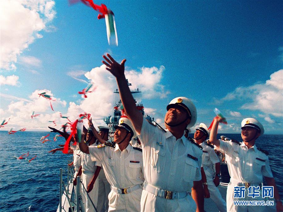 （新華全媒頭條&middot;人民海軍70年&middot;圖文互動(dòng)）（1）向海圖強(qiáng)春潮涌&mdash;&mdash;黨中央、中央軍委和習(xí)主席關(guān)心人民海軍建設(shè)發(fā)展紀(jì)實(shí)