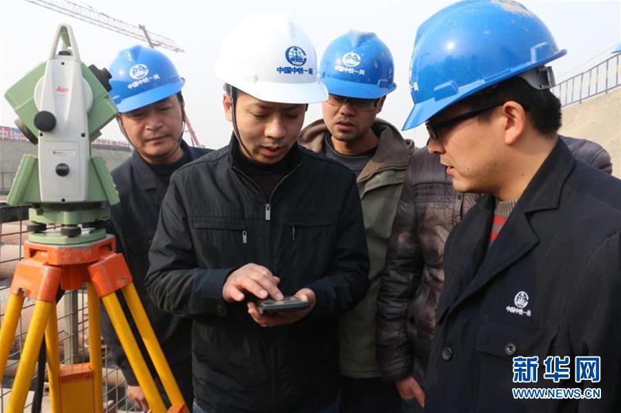 (新華全媒頭條·圖文互動(dòng))(5)讓奮斗成為人生最亮麗的底色——寫在2019年“五一”國際勞動(dòng)節(jié)到來之際