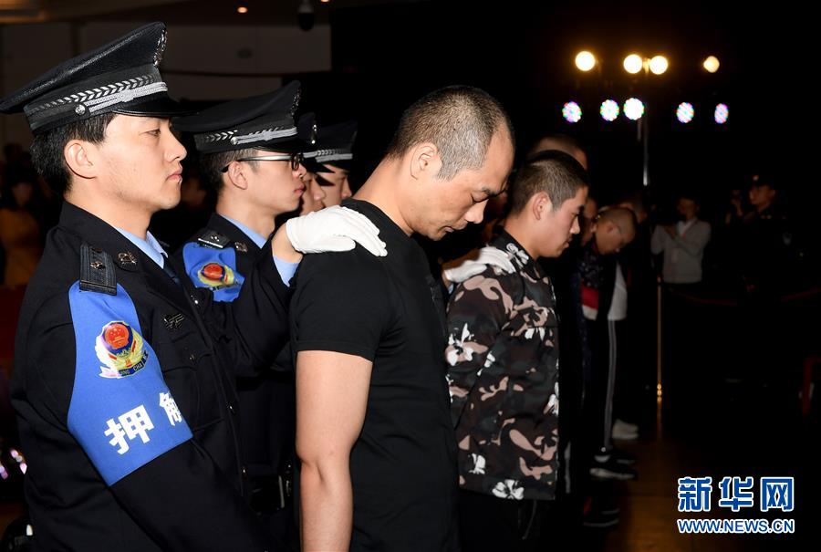 （新華全媒頭條&middot;圖文互動(dòng)）（2）擔(dān)負(fù)起護(hù)航新時(shí)代中國特色社會(huì)主義的崇高使命&mdash;&mdash;黨的十八大以來公安工作述評(píng)