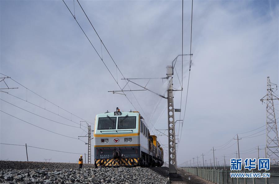（新華全媒頭條&middot;壯麗70年&middot;奮斗新時(shí)代&middot;圖文互動）（2）開拓雪域高原的夢想之路&mdash;&mdash;來自青藏鐵路的蹲點(diǎn)報(bào)告