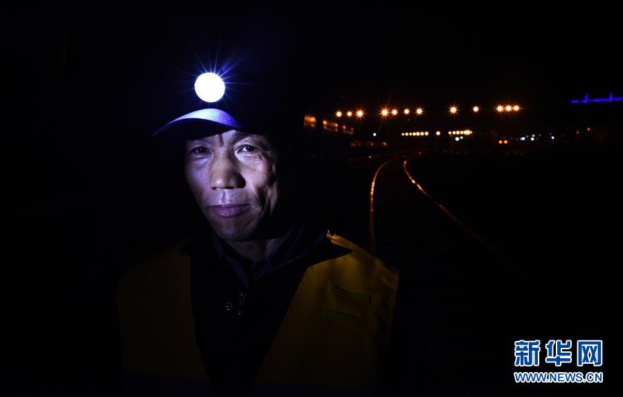 （新華全媒頭條&middot;壯麗70年&middot;奮斗新時(shí)代&middot;圖文互動）（9）開拓雪域高原的夢想之路&mdash;&mdash;來自青藏鐵路的蹲點(diǎn)報(bào)告