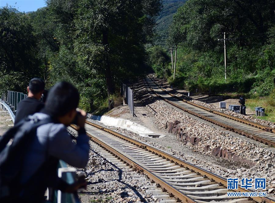 （新華全媒頭條&middot;圖文互動(dòng)）（9）百年&ldquo;筑夢(mèng)&rdquo;的榮光&mdash;&mdash;寫(xiě)在京張高鐵全線軌道貫通之際