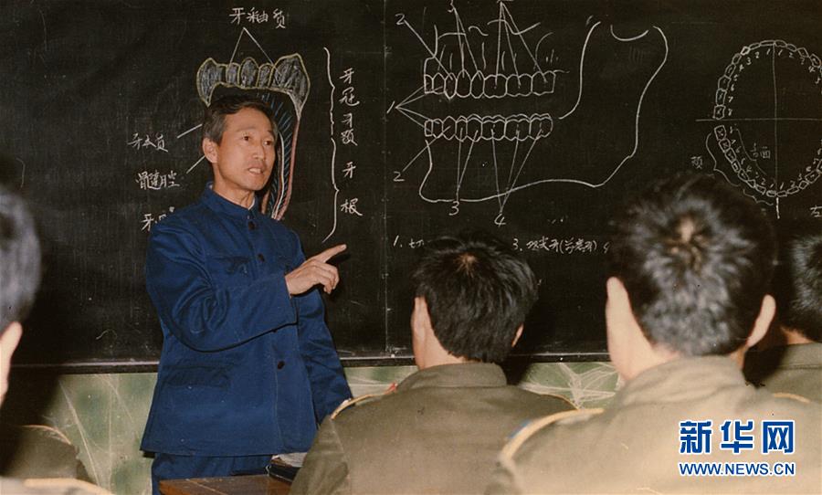 （新華全媒頭條&middot;時代先鋒&middot;圖文互動）（10）傳奇的英雄 無悔的忠誠&mdash;&mdash;記刑偵痕跡檢驗(yàn)專家崔道植