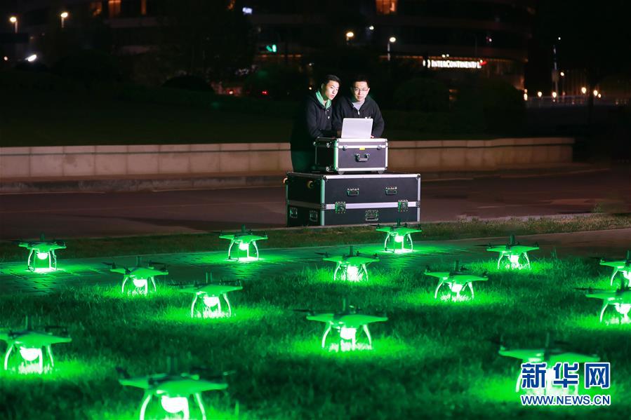 （圖文互動）（2）心懷藍天　逐夢云霄&mdash;&mdash;記天津大學(xué)教授、一飛智控創(chuàng)始人齊俊桐