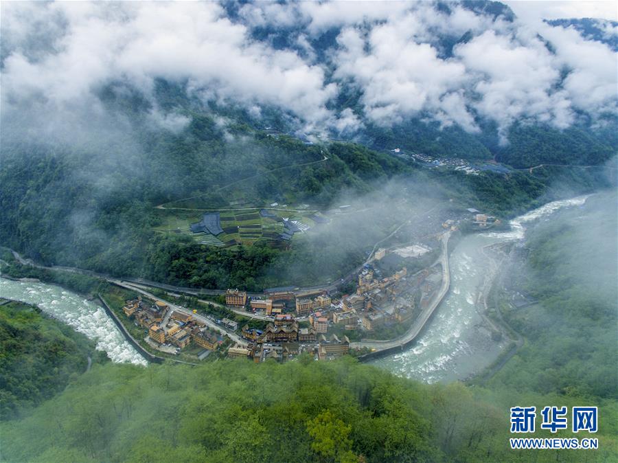 （直過民族脫貧攻堅&middot;圖文互動）（4）滿目青山變成&ldquo;綠色銀行&rdquo;&mdash;&mdash;我國獨龍族人民走出綠色脫貧之路