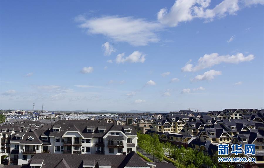 （在習(xí)近平新時(shí)代中國特色社會(huì)主義思想指引下&mdash;&mdash;新時(shí)代新作為新篇章&middot;圖文互動(dòng)）（1）在這里，遇見&ldquo;詩和遠(yuǎn)方&rdquo;&mdash;&mdash;長白山下&ldquo;第一鎮(zhèn)&rdquo;的全域旅游實(shí)踐