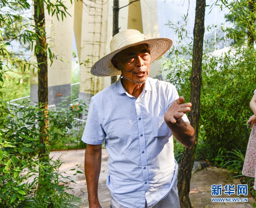 (鄉(xiāng)村振興·圖文互動)(1)“我要和鄉(xiāng)親們一起奔出路”