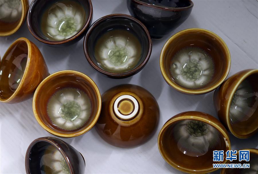 （愛國(guó)情 奮斗者&middot;圖文互動(dòng)）（1）池建義團(tuán)隊(duì)：把論文寫在產(chǎn)品上