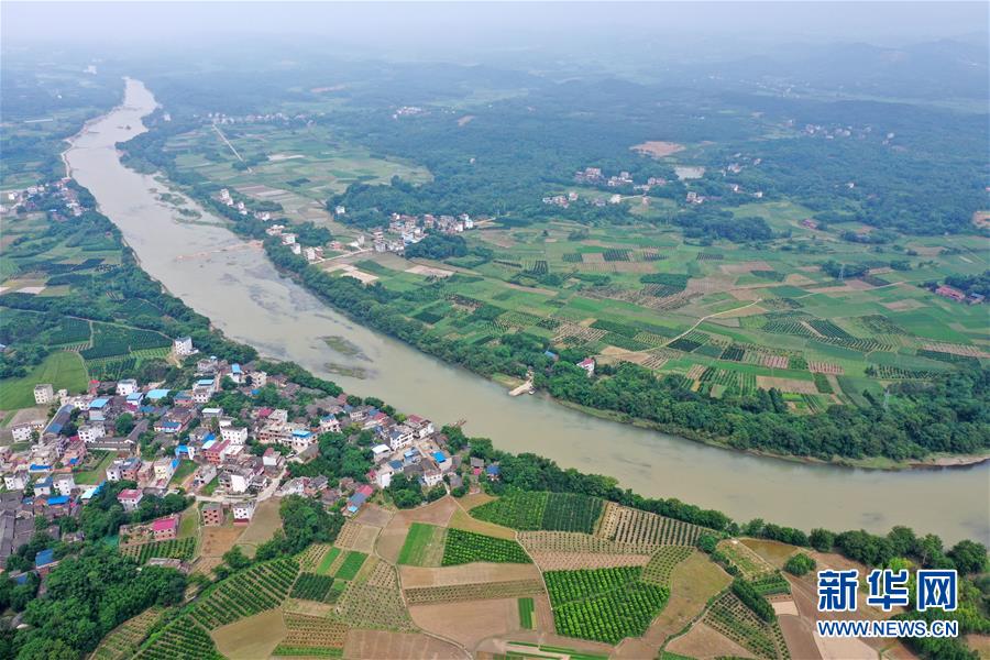 （壯麗70年&middot;奮斗新時(shí)代&mdash;&mdash;記者再走長(zhǎng)征路&middot;圖文互動(dòng)）（1）為有犧牲多壯志，敢教日月?lián)Q新天&mdash;&mdash;重返紅軍血戰(zhàn)現(xiàn)場(chǎng)