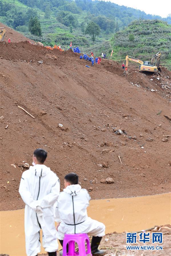（新華全媒頭條&middot;圖文互動）（9）有一絲希望，就盡百倍努力&mdash;&mdash;貴州水城&ldquo;7&middot;23&rdquo;特大山體滑坡72小時救援紀實