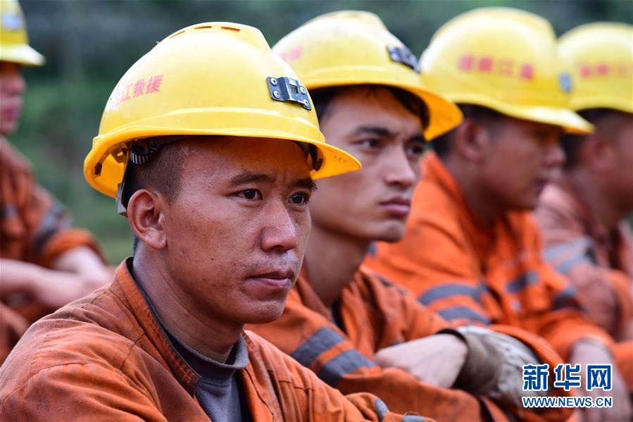 （新華全媒頭條&middot;圖文互動）（8）有一絲希望，就盡百倍努力&mdash;&mdash;貴州水城&ldquo;7&middot;23&rdquo;特大山體滑坡72小時救援紀實