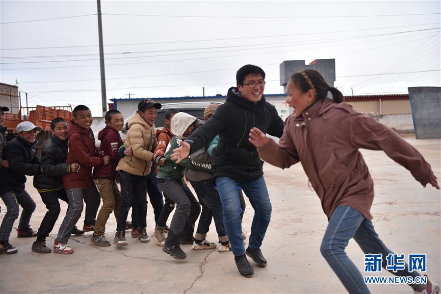 （不忘初心、牢記使命&middot;圖文互動）（7）青春之花綻放五千米云端&mdash;&mdash;記扎根海拔最高縣小學(xué)教師夫妻杜安東、曹曉花