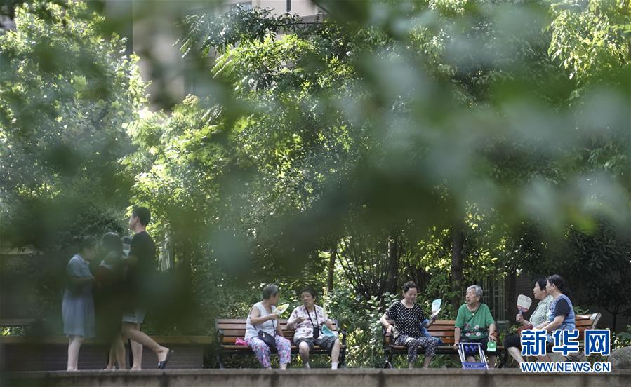 （習(xí)近平的民生關(guān)切事&middot;圖文互動(dòng)）（6）為了夢(mèng)圓安居，創(chuàng)造幸福生活&mdash;&mdash;習(xí)近平總書(shū)記牽掛的民生事之&ldquo;住有所居&rdquo;篇