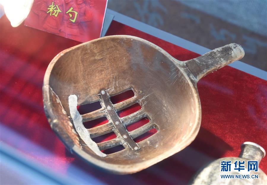 （壯麗70年&middot;奮斗新時(shí)代&mdash;&mdash;記者再走長征路&middot;圖文互動(dòng)）（5）一根粉條里的初心