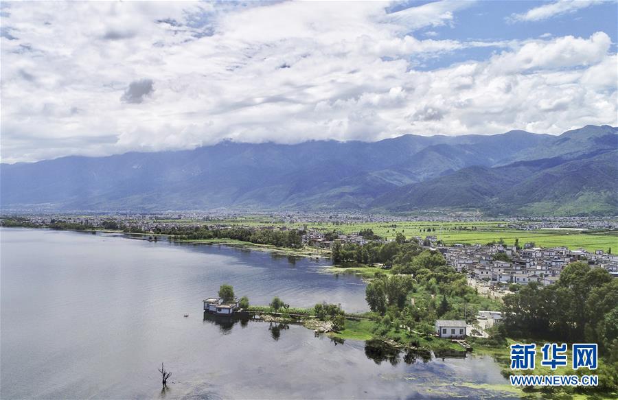 (在習(xí)近平新時(shí)代中國(guó)特色社會(huì)主義思想指引下——新時(shí)代新作為新篇章·總書記關(guān)心的百姓身邊事·圖文互動(dòng))(2)留住鄉(xiāng)愁 綻放新顏——傳統(tǒng)村落保護(hù)激發(fā)鄉(xiāng)村活力