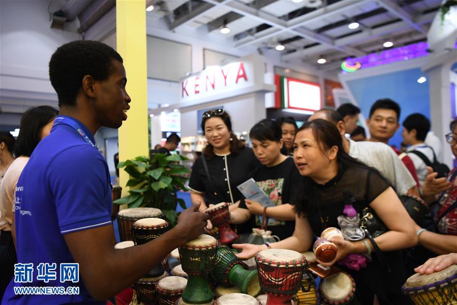 （新華全媒頭條&middot;圖文互動(dòng)）（13）攜手鑄就非凡夢(mèng)想&mdash;&mdash;寫在習(xí)近平主席提出構(gòu)建更加緊密的中非命運(yùn)共同體一周年之際