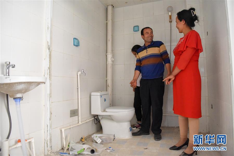 （決戰(zhàn)決勝脫貧攻堅(jiān)&middot;圖文互動）（3）拋在舊鄉(xiāng)的&ldquo;火墻&rdquo;&mdash;&mdash;新疆易地扶貧搬遷安置點(diǎn)見聞