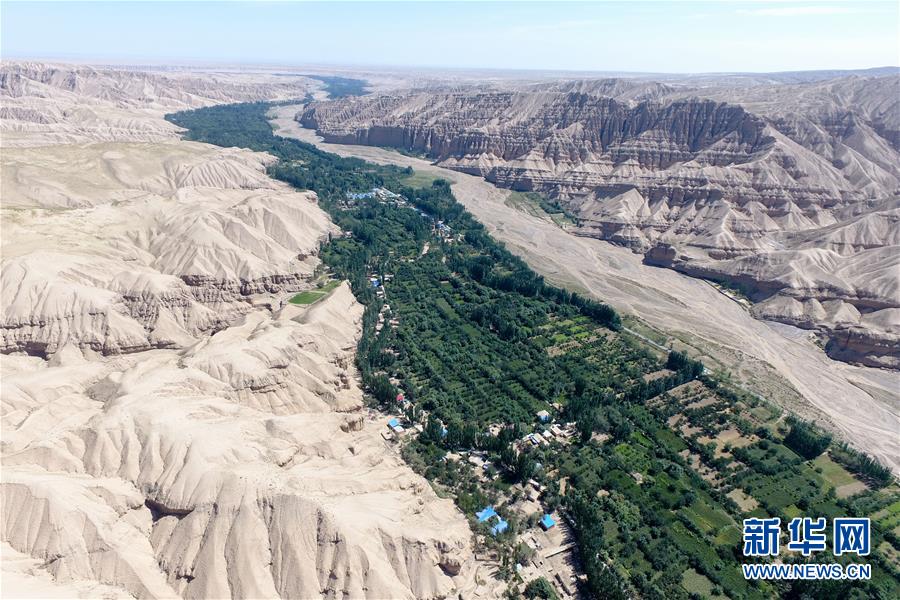 （決戰(zhàn)決勝脫貧攻堅(jiān)&middot;圖文互動）（4）拋在舊鄉(xiāng)的&ldquo;火墻&rdquo;&mdash;&mdash;新疆易地扶貧搬遷安置點(diǎn)見聞