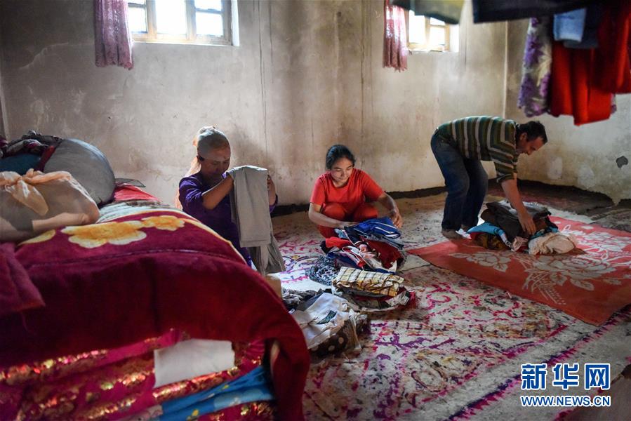 （決戰(zhàn)決勝脫貧攻堅(jiān)&middot;圖文互動）（6）拋在舊鄉(xiāng)的&ldquo;火墻&rdquo;&mdash;&mdash;新疆易地扶貧搬遷安置點(diǎn)見聞