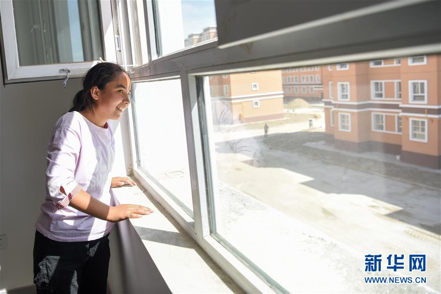 （決戰(zhàn)決勝脫貧攻堅(jiān)&middot;圖文互動）（2）拋在舊鄉(xiāng)的&ldquo;火墻&rdquo;&mdash;&mdash;新疆易地扶貧搬遷安置點(diǎn)見聞