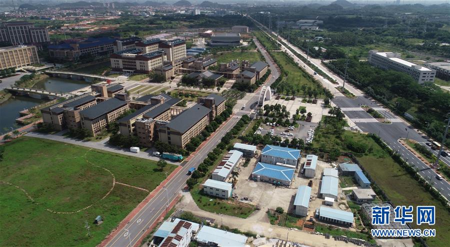 （在習(xí)近平新時(shí)代中國特色社會主義思想指引下&mdash;&mdash;新時(shí)代新作為新篇章&middot;圖文互動）（3）&ldquo;我們給火箭做減重&rdquo;&mdash;&mdash;高校科技創(chuàng)新進(jìn)行時(shí)