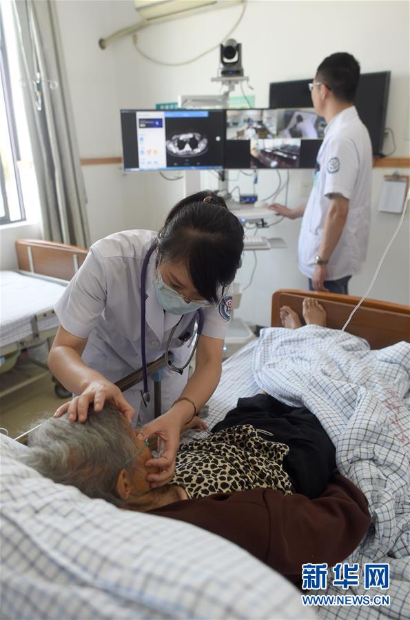 （&ldquo;中國(guó)面貌&rdquo;系列述評(píng)&middot;圖文互動(dòng)）（1）健康中國(guó)&mdash;&mdash;70年中國(guó)面貌變遷述評(píng)之七