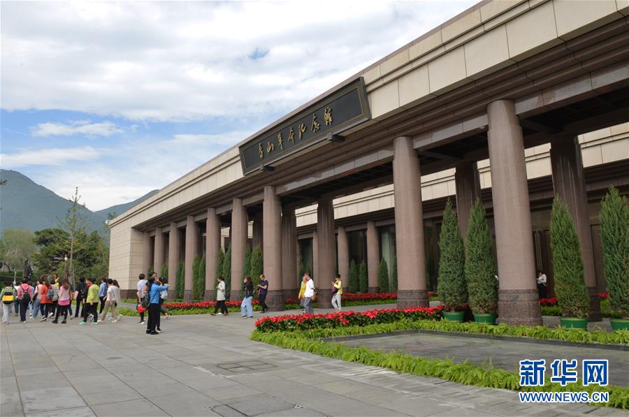 （新華全媒頭條&middot;圖文互動）（3）中國道路越走越寬廣&mdash;&mdash;社會主義中國實(shí)踐啟示錄