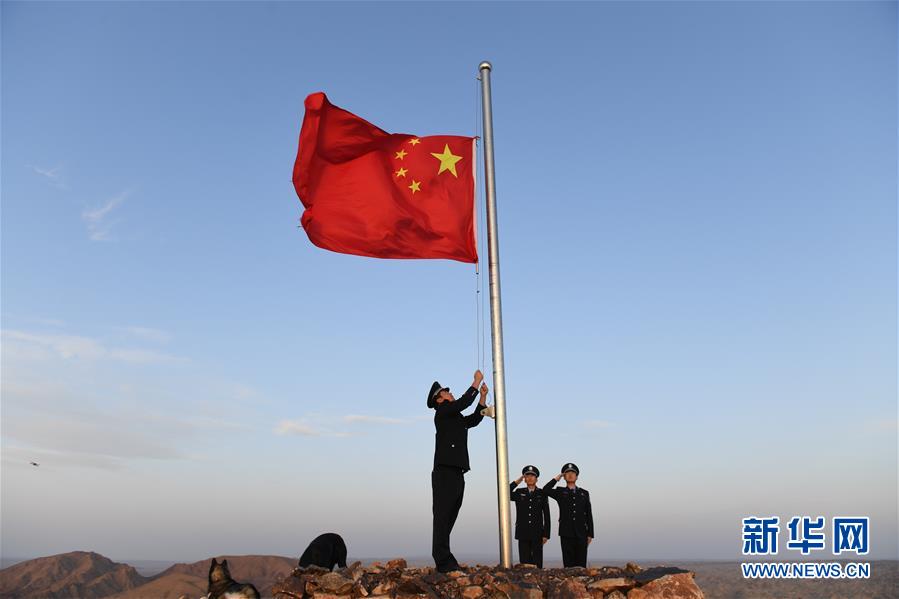 （愛國(guó)情 奮斗者&middot;圖文互動(dòng)）（13）印刻在戈壁上的名字