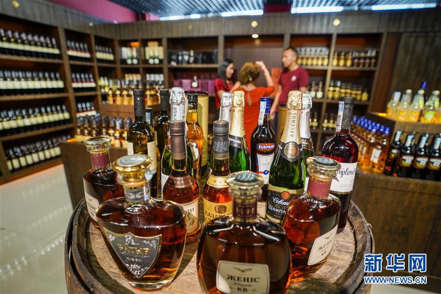 （在習近平新時代中國特色社會主義思想指引下&mdash;&mdash;新時代新作為新篇章&middot;總書記關切開放事&middot;圖文互動）（4）開放，讓迢迢邊關擁有穩(wěn)穩(wěn)幸福&mdash;&mdash;來自內(nèi)陸沿邊開放小城的故事