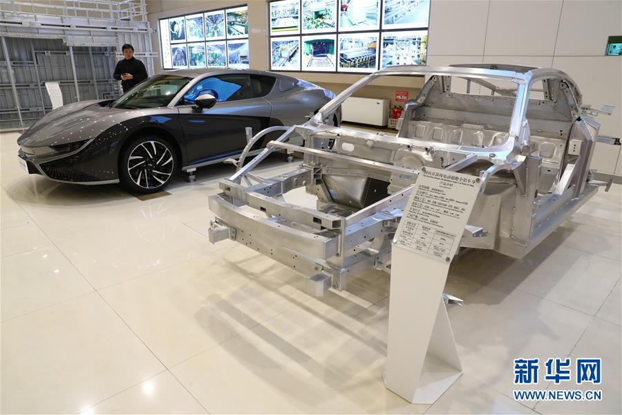 （四中全會精神在基層&middot;圖文互動）（2）老工業(yè)城市&ldquo;明星產(chǎn)品&rdquo;的昔與今