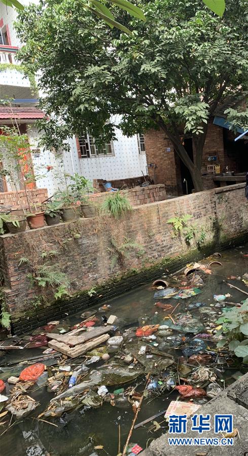 （圖文互動）（2）河長職責寫得明明白白，條條舉措無一落實&mdash;&mdash;國務院檢查組暗訪核查佛山一農(nóng)村河涌黑臭十余年無人管理