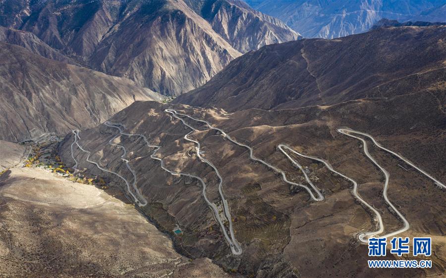 （新華全媒頭條&middot;圖文互動(dòng)）（1）格?；ㄩ_滿天路&mdash;&mdash;寫在川藏公路通車65周年之際