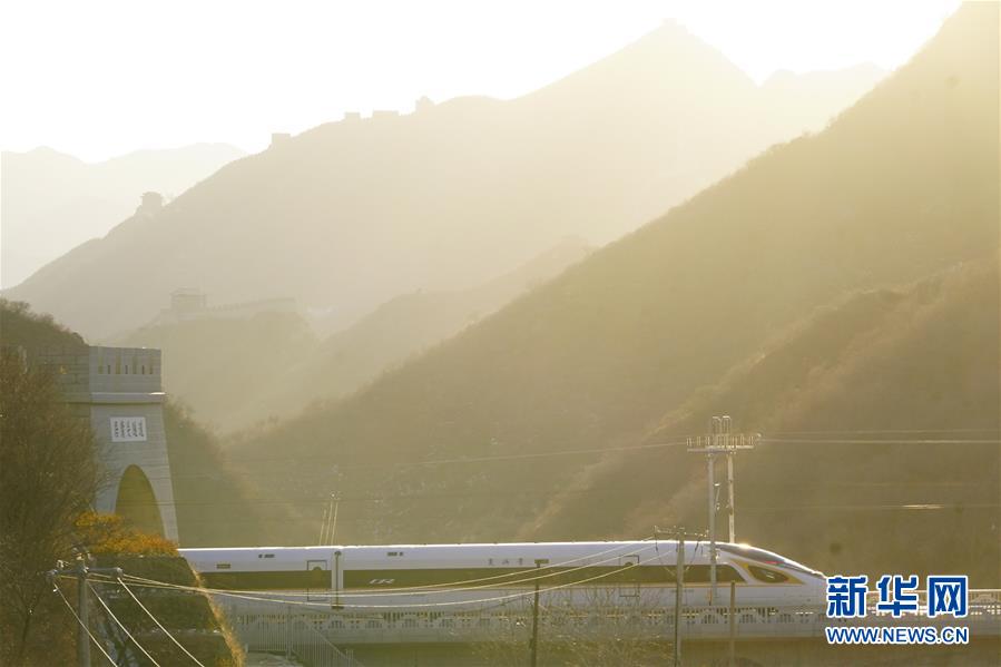 （新華全媒頭條&middot;圖文互動）（11）百年跨越，逐夢京張&mdash;&mdash;寫在京張高鐵開通暨中國高鐵突破3.5萬公里之際