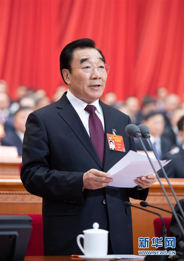 （兩會&middot;政協(xié)開幕&middot;XHDW）張慶黎主持開幕會