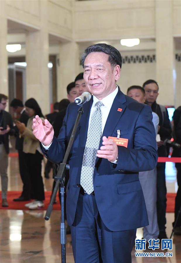 （兩會(huì)&middot;面對(duì)面）（1）全國政協(xié)委員接受采訪