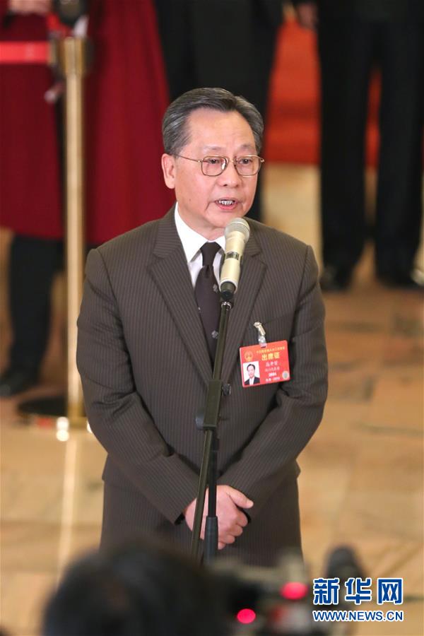 （兩會(huì)&middot;面對(duì)面）（8）全國(guó)人大代表接受采訪(fǎng)